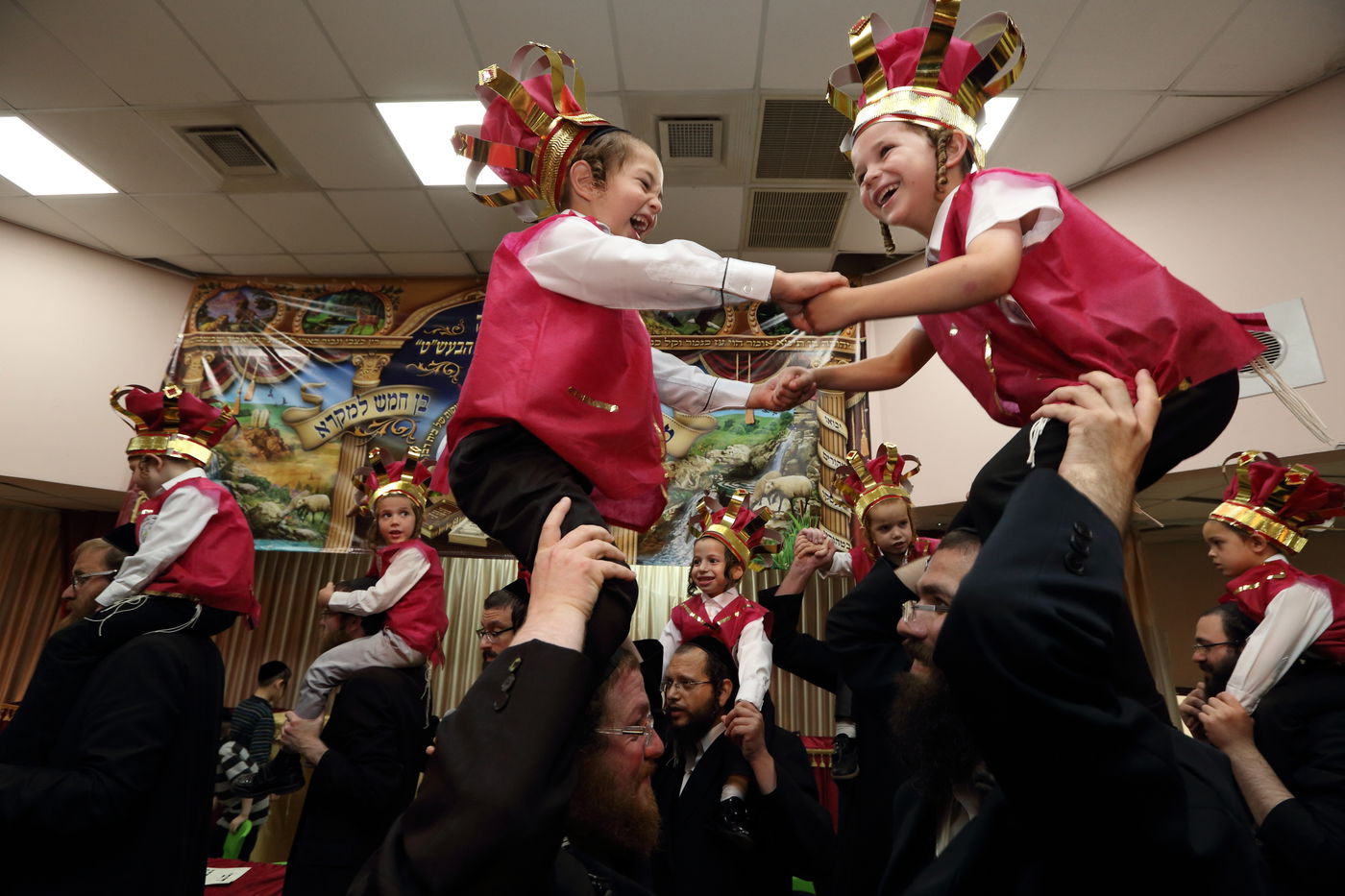 מסיבת החומש לילדי ת"ת 'כלל חסידי' בפתח תקווה