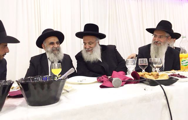 צפו: שמחת האירוסין לבן המקובל רבי בניהו שמואלי