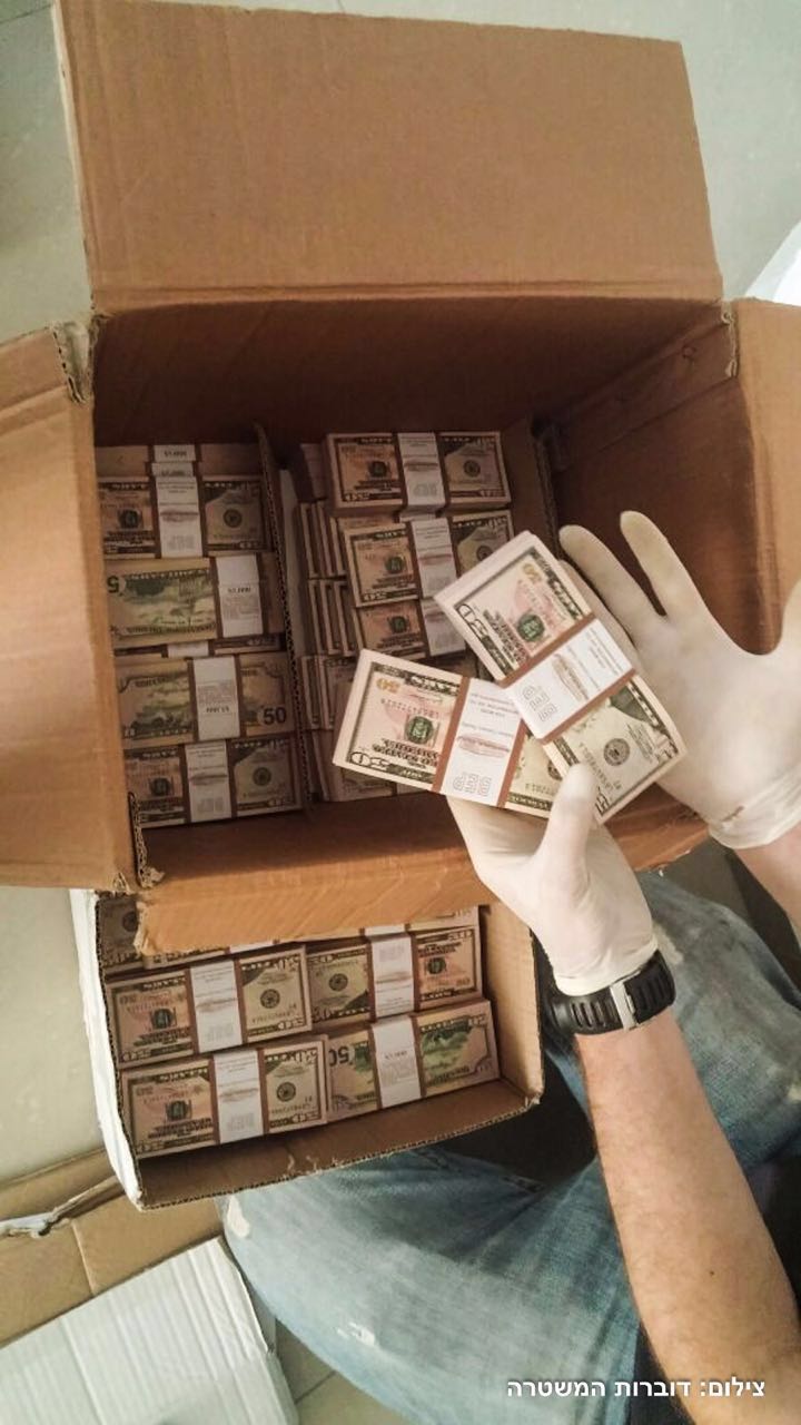 600 אלף דולרים מזויפים נתפסו בדירה בחולון