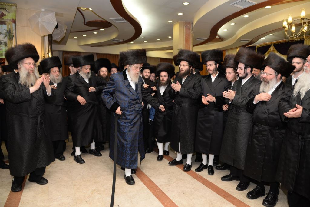 נכדו היתום של האדמו"ר מקאמרנא התחתן • צפו בתיעוד