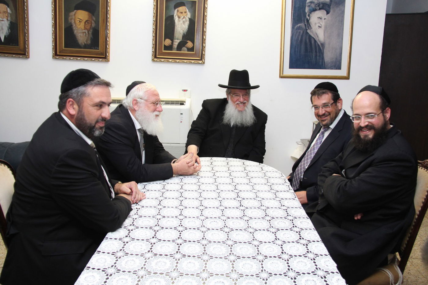 המשלחת בבית המרא דאתרא הגרי"מ זוננפלד שליט"א