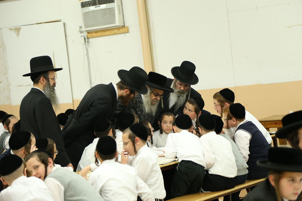 האדמו"ר מסאטמר הפתיע את התלמידים בקעמפ