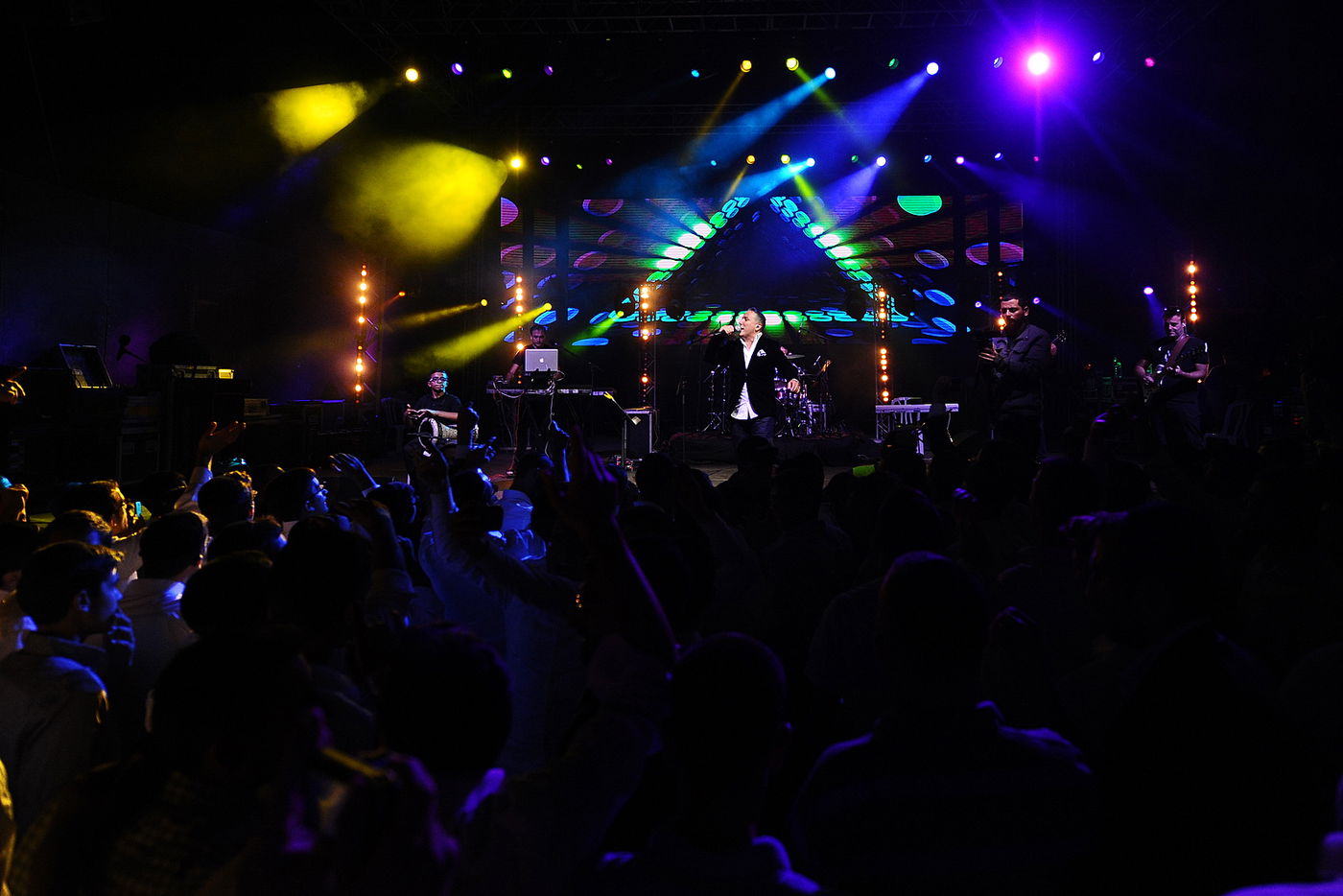 גדולי הזמר המזרחי הופיעו בהר הזיתים | צפו