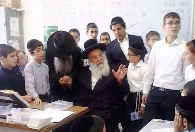 צפו: המקובל בקריאת 'פיטום הקטורת' עם תשב"ר