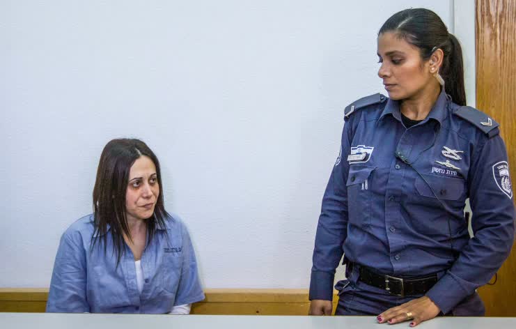 אתי אלון מהבנק למסחר בדרך לשחרור מוקדם