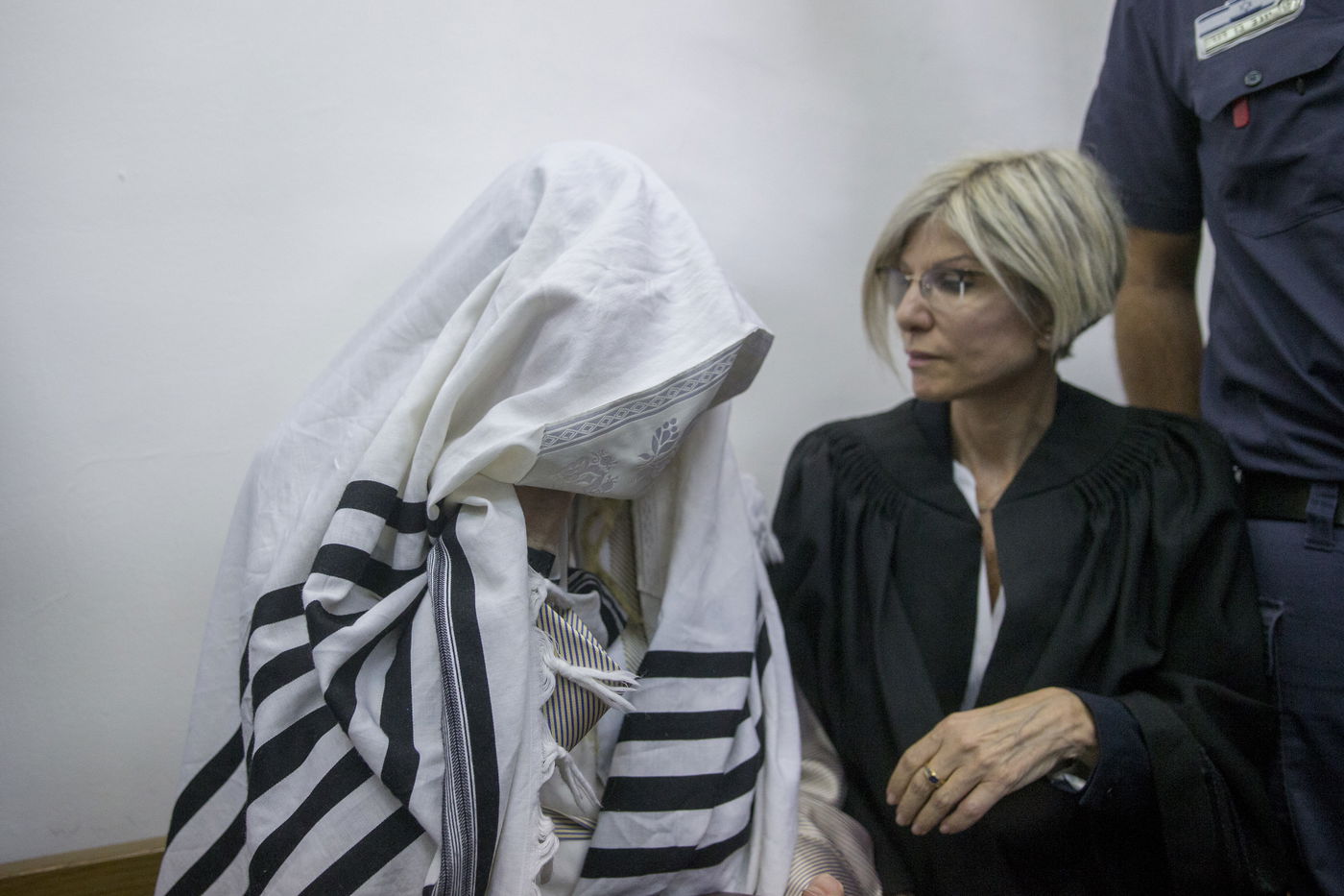 הערעור נדחה: הרב ברלנד יישאר במעצר בבית הכלא