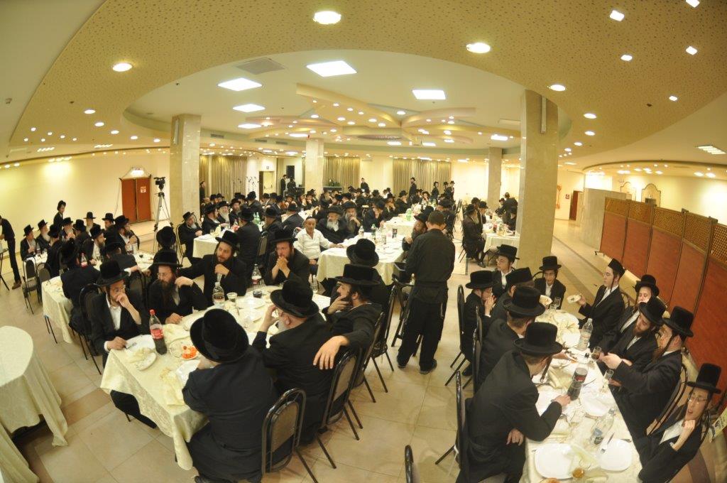 ראש המשגיחים בכשרות הרב לנדא פורש. תיעוד