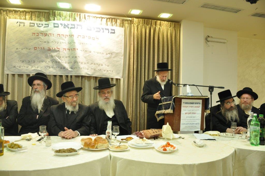 ראש המשגיחים בכשרות הרב לנדא פורש. תיעוד