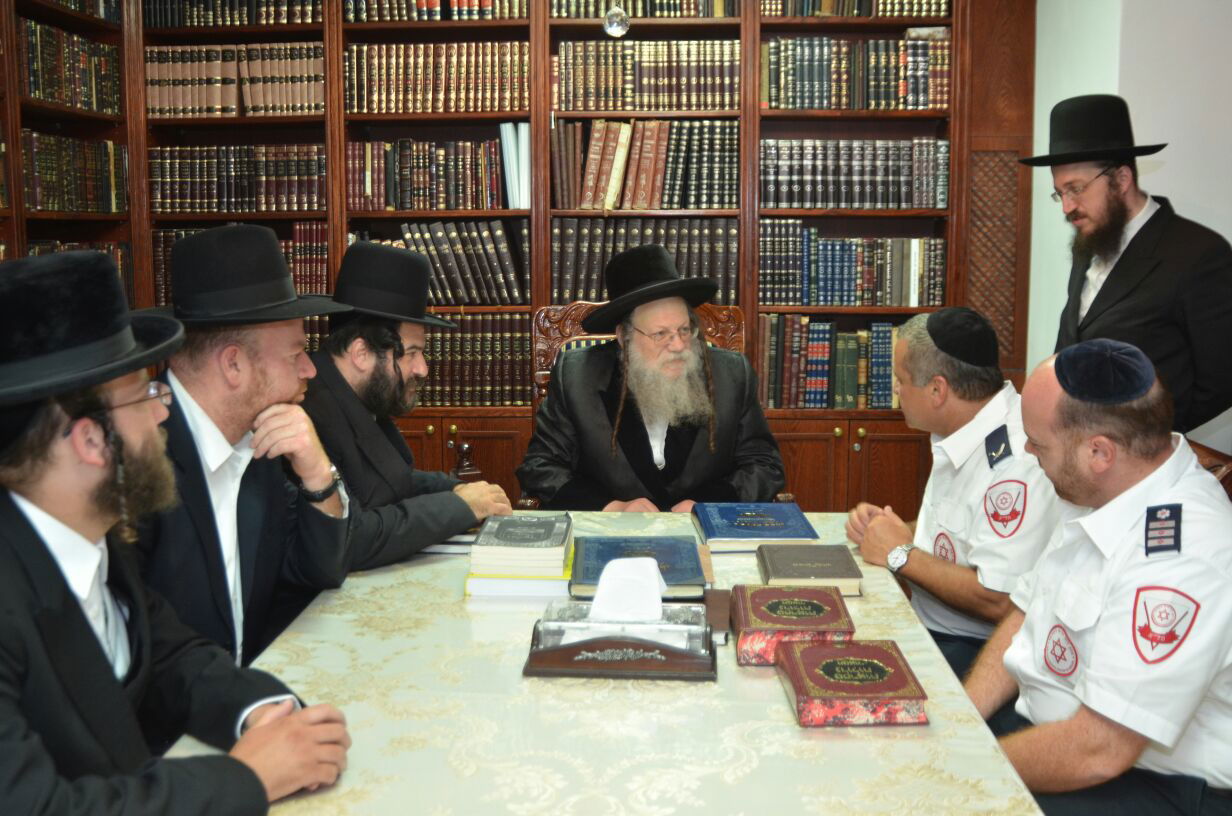 התברכות אצל האדמו"ר ממדז'יץ