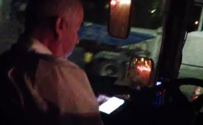 לא למדו לקח מאסון 402: נהג אוטובוס תועד מתעסק בסלולרי בנסיעה