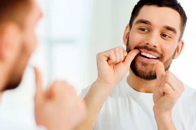 שימוש בחוט דנטלי זה בזבוז זמן