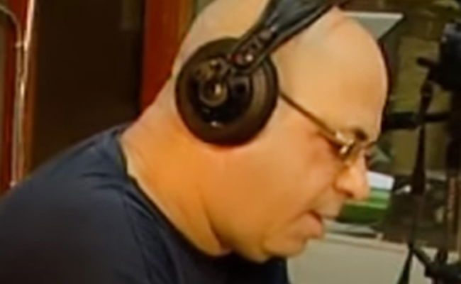 קרא לשרה רגב "בורה וטיפשה" והושעה מתכנית הרדיו