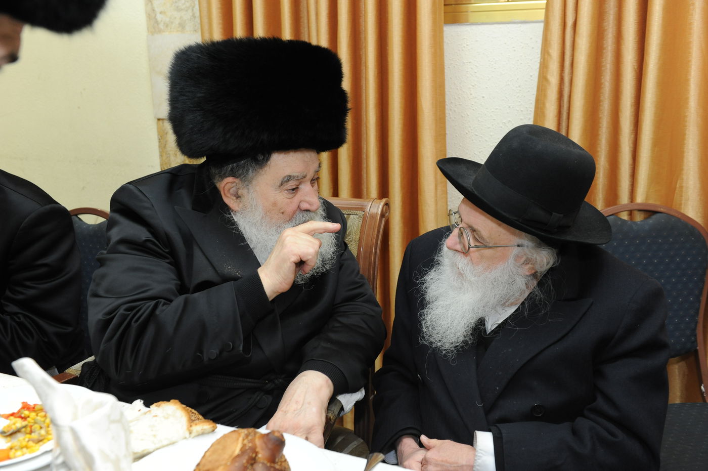 "סולם מוצב ארצה וראשו מגיע השמימה"