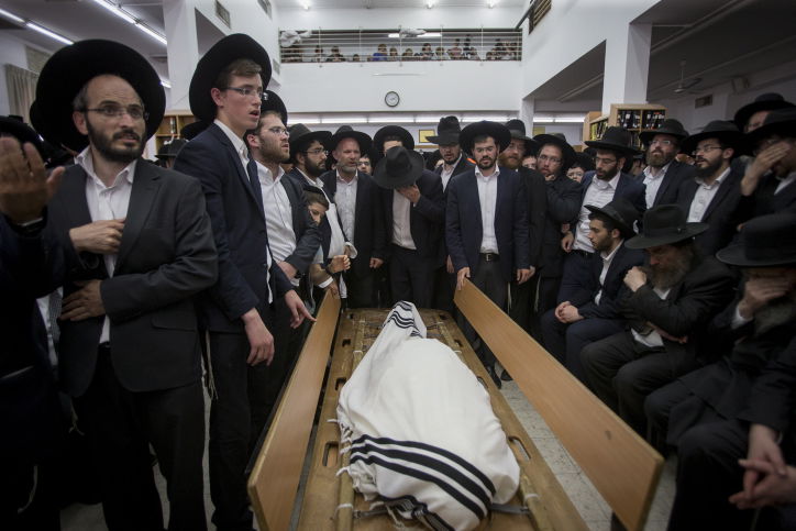 אלפים ליוו את ראש הישיבה בדרכו האחרונה