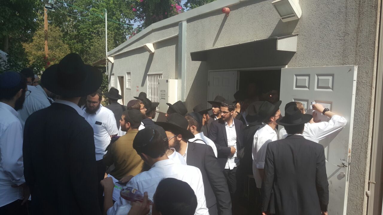 הבחורים שהתייצבו, הבוקר