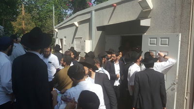 הבחורים שהתייצבו, הבוקר