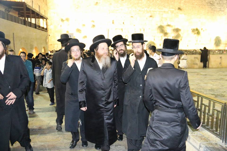 תיעוד: כך נראה סיום צום תשעה באב בכותל המערבי