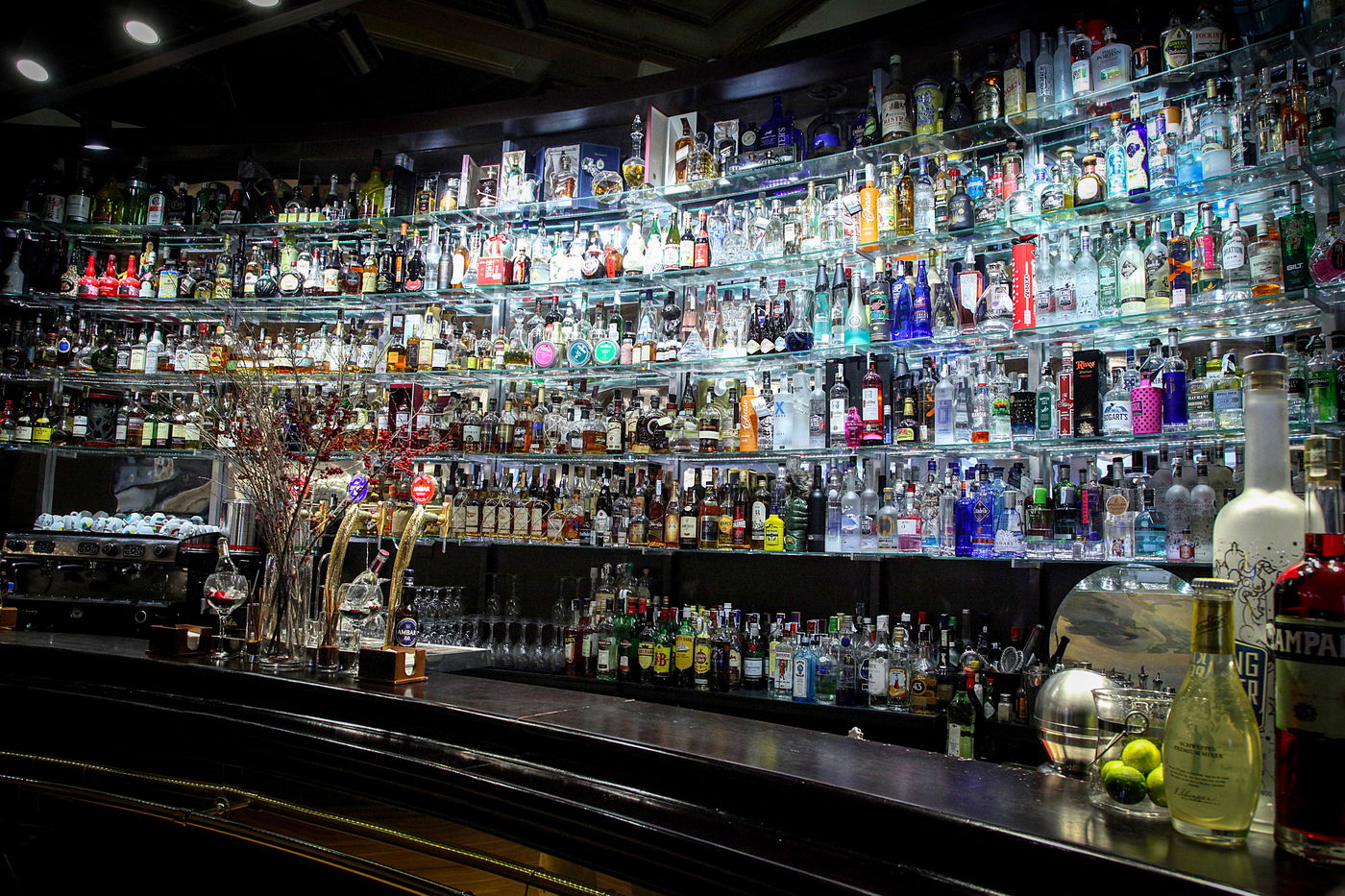 חנות משקאות. אילוסטרציה