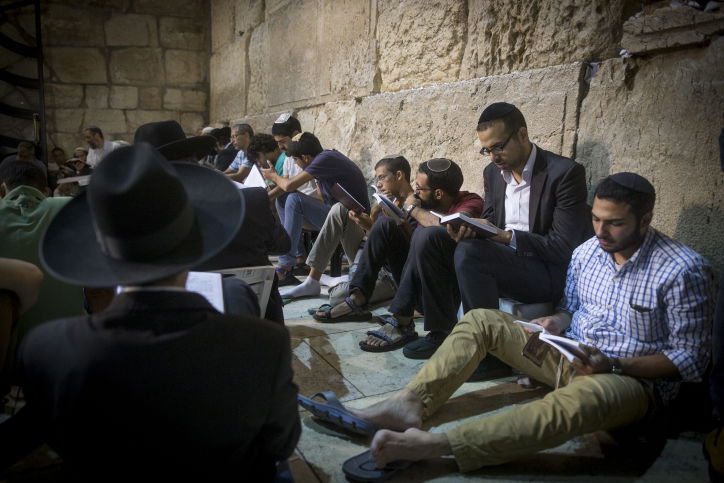 בָּכוֹ תִבְכֶּה בַּלַּיְלָה | ליל תשעה באב בשריד בית מקדשנו