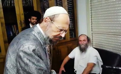 דבש וברכת כהנים: הטקס של המקובל בבית ר' פנחס ראובן