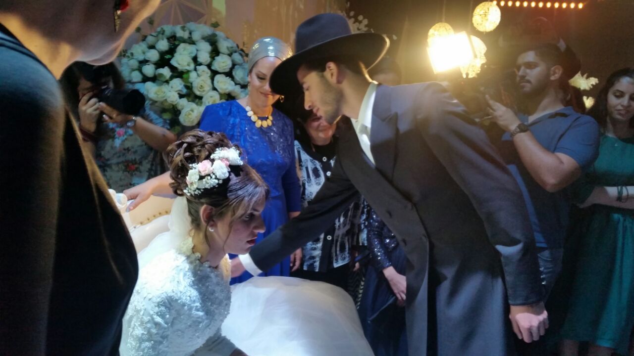 תיעוד ראשון: החתונה שמסעירה את 'באר התלמוד - יקירי ירושלים'