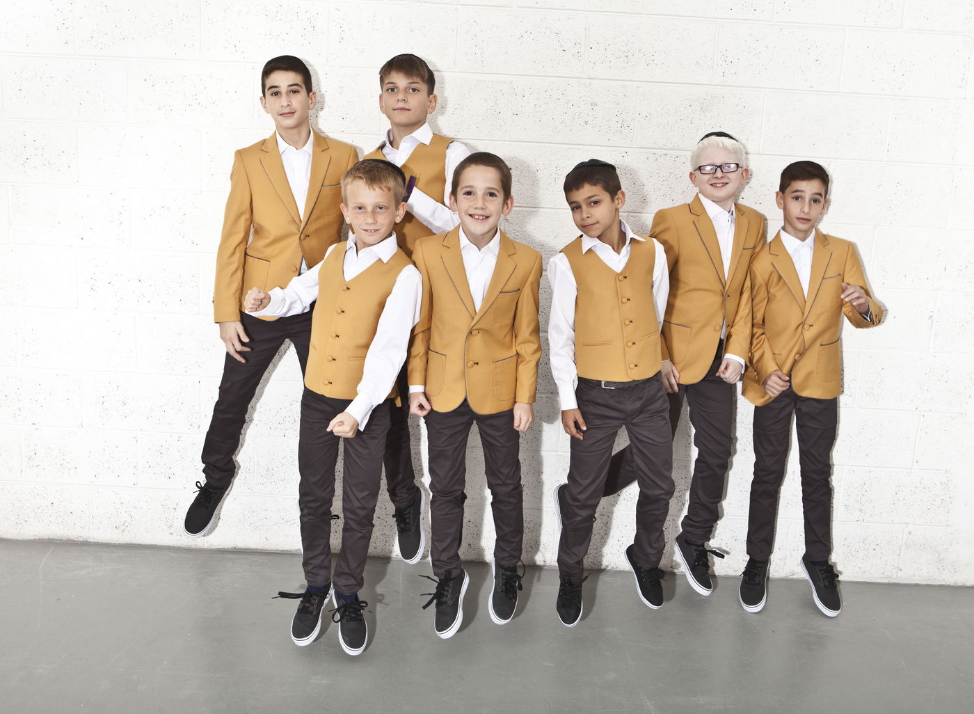 להקת ה'קינדרלעך' שרים: "מתי תגדל"