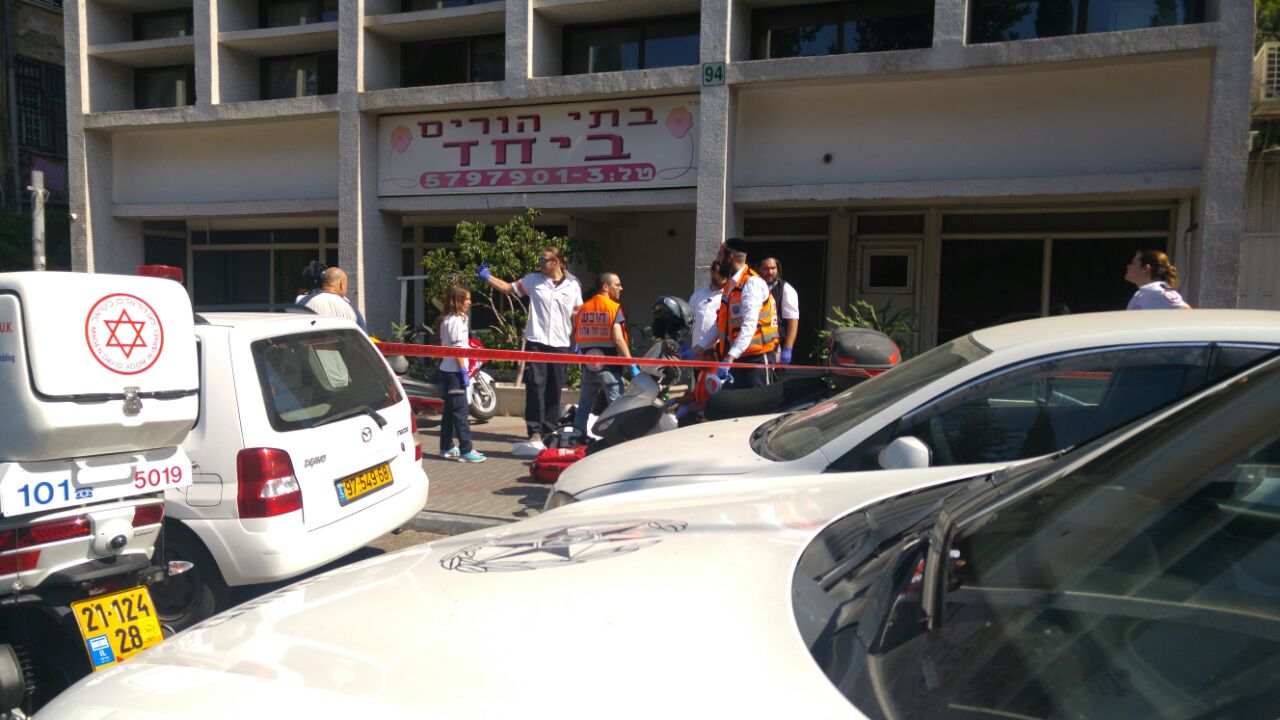 בני ברק: אשה כבת שמונים נפלה מגובה  ונהרגה