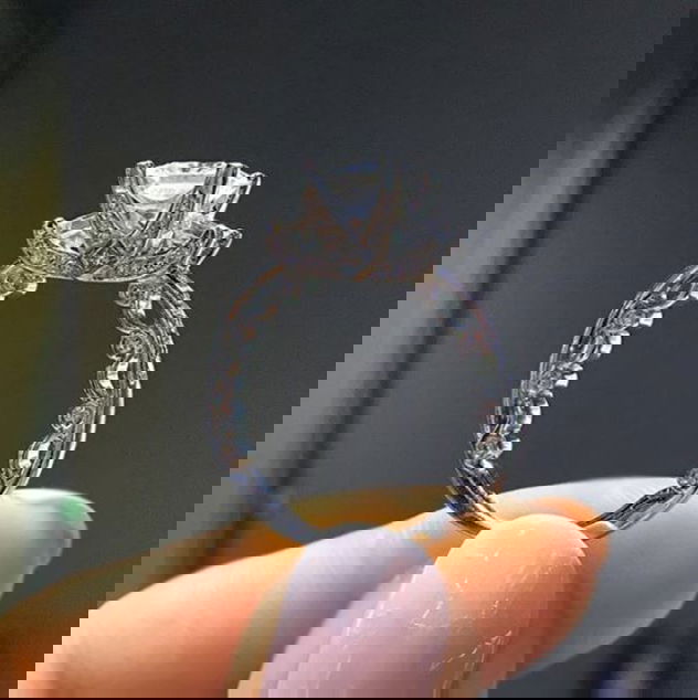 טבעת יהלום, אילוסטרציה