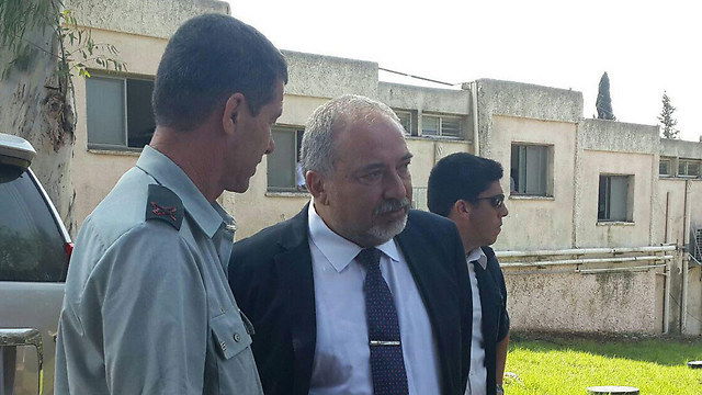 ליברמן: חמאס בונה מנהרות, לא נאפשר לו