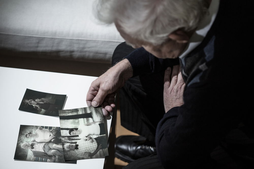 לב שבור הורג: אלמנים חיים פחות מנשואים