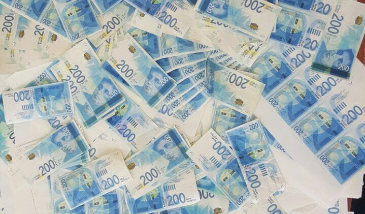 נתפסו מאות אלפי שקלים בשטרות מזויפים