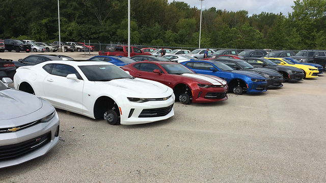 192 גלגלים פורקו במגרש מכוניות שברולט