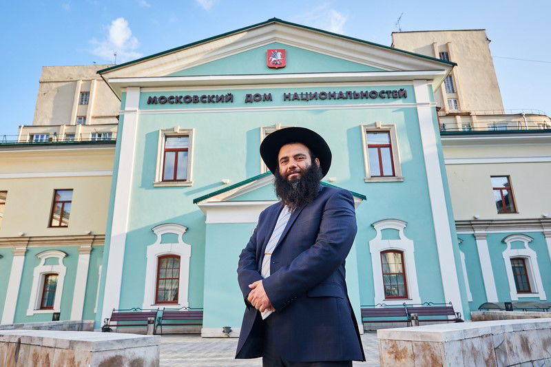 לראשונה: עיריית מוסקבה מציגה תערוכת ציורים יהודית