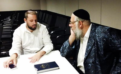 בן האדמו"ר מפתיע: יש דברים טובים בוואטסאפ ובאינטרנט