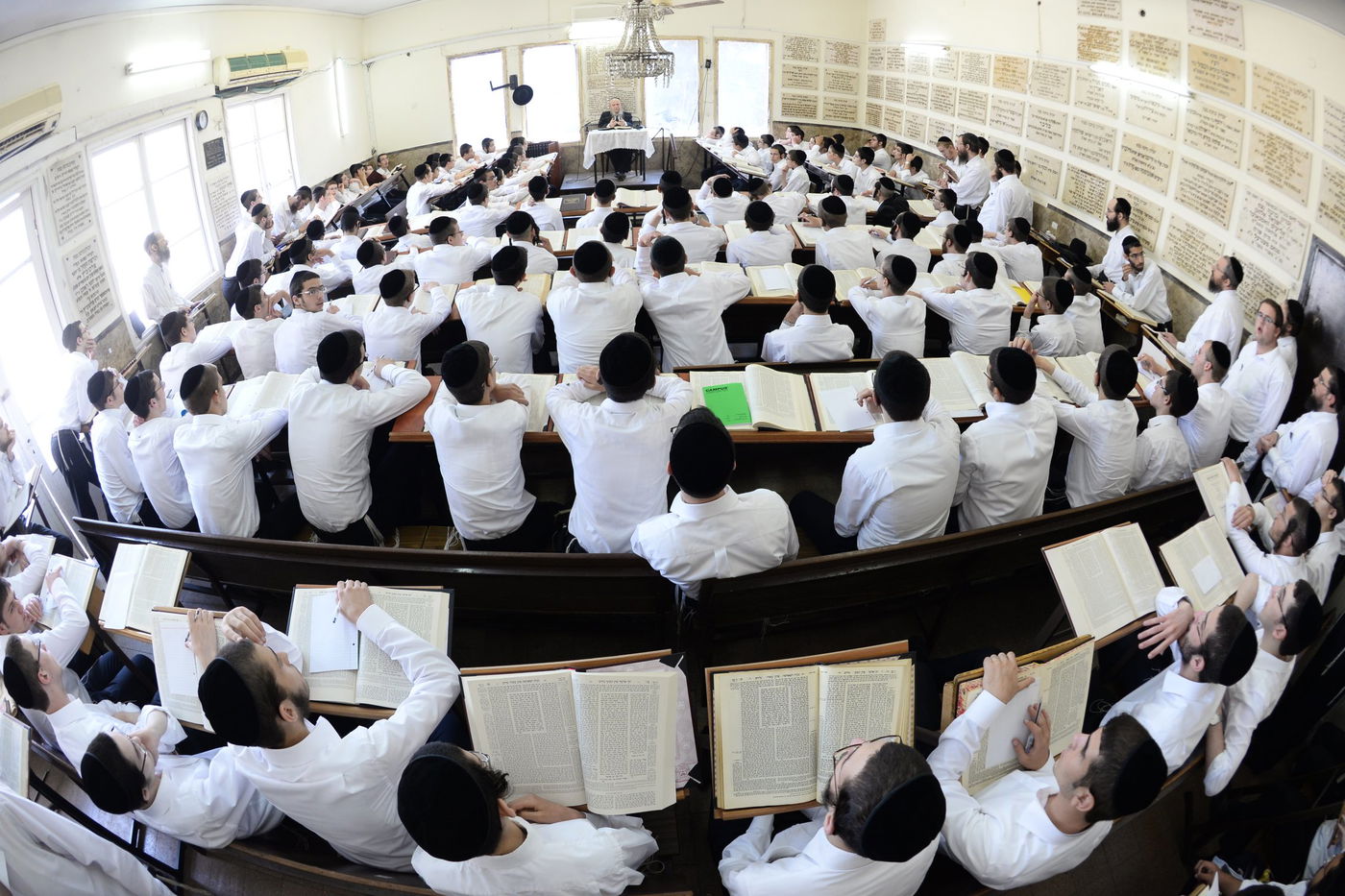 כל מה שחדש: כך החל 'זמן אלול' בפוניבז' | צפו בפתיחת הזמן