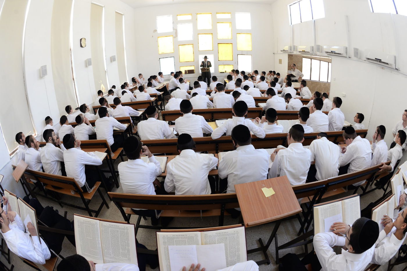 כל מה שחדש: כך החל 'זמן אלול' בפוניבז' | צפו בפתיחת הזמן