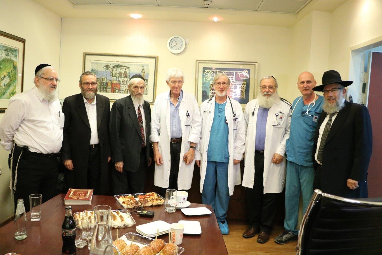 יו"ר ועדת הכספים ח"כ הרב משה גפני בסיור מקיף במרכז הרפואי מעיני הישועה