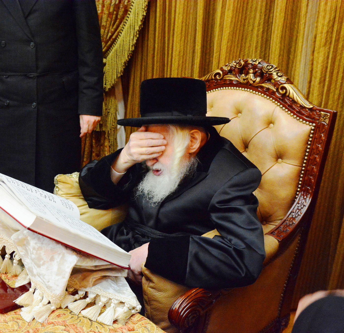 האדמו"ר הישיש מסקולען בא להודות לנגיד התורם | צפו