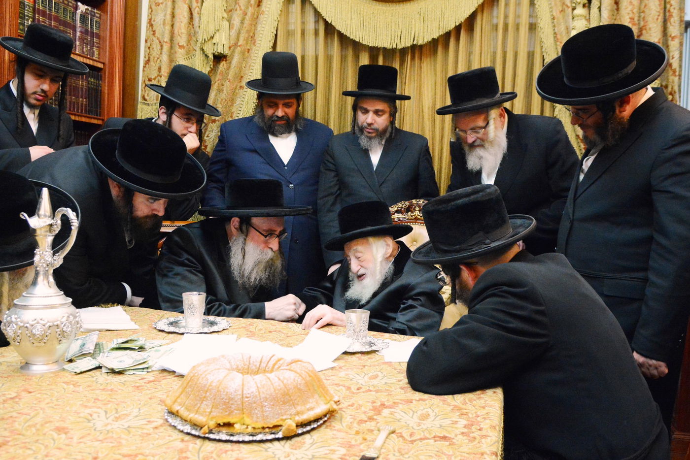 האדמו"ר הישיש מסקולען בא להודות לנגיד התורם | צפו