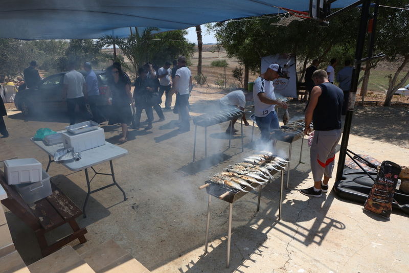 תיעוד: משפחות הנופלים הכניסו ספר תורה בקפריסין