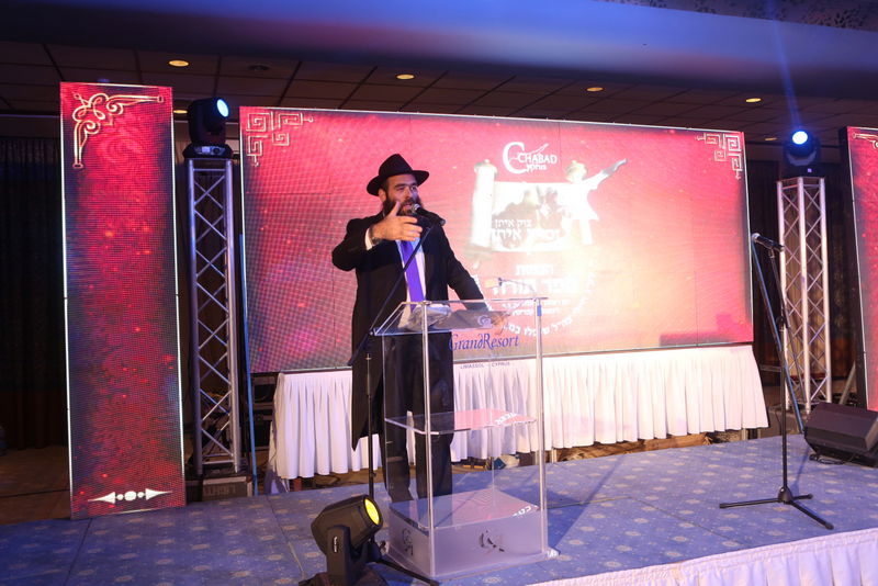 תיעוד: משפחות הנופלים הכניסו ספר תורה בקפריסין