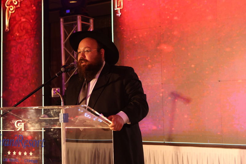 תיעוד: משפחות הנופלים הכניסו ספר תורה בקפריסין