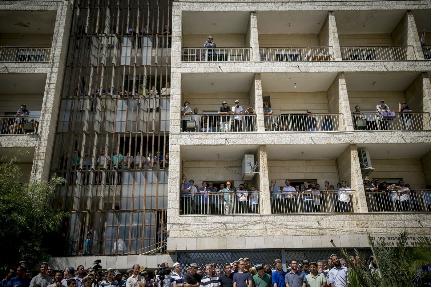 מסע הלווית הרב שאר ישוב הכהן זצ"ל | צפו