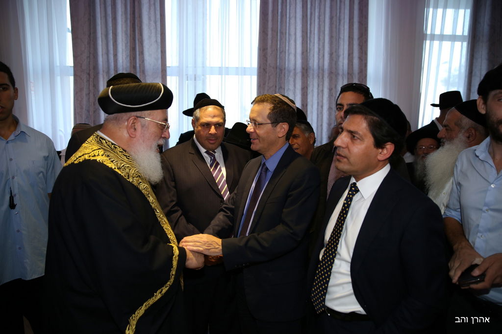 תיעוד: שמחת נישואי בן המקובל רבי בניהו שמואלי