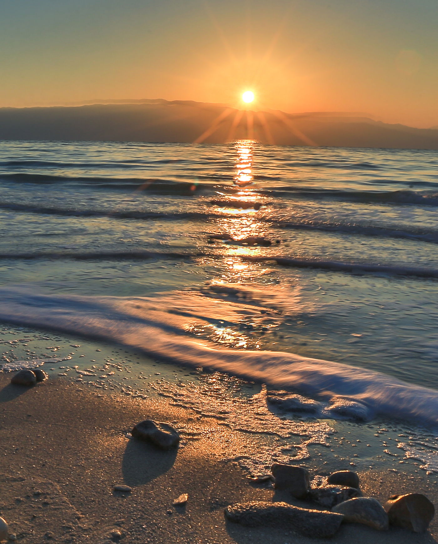 עצוב אבל מרהיב: צפו בהתייבשות של ים המלח
