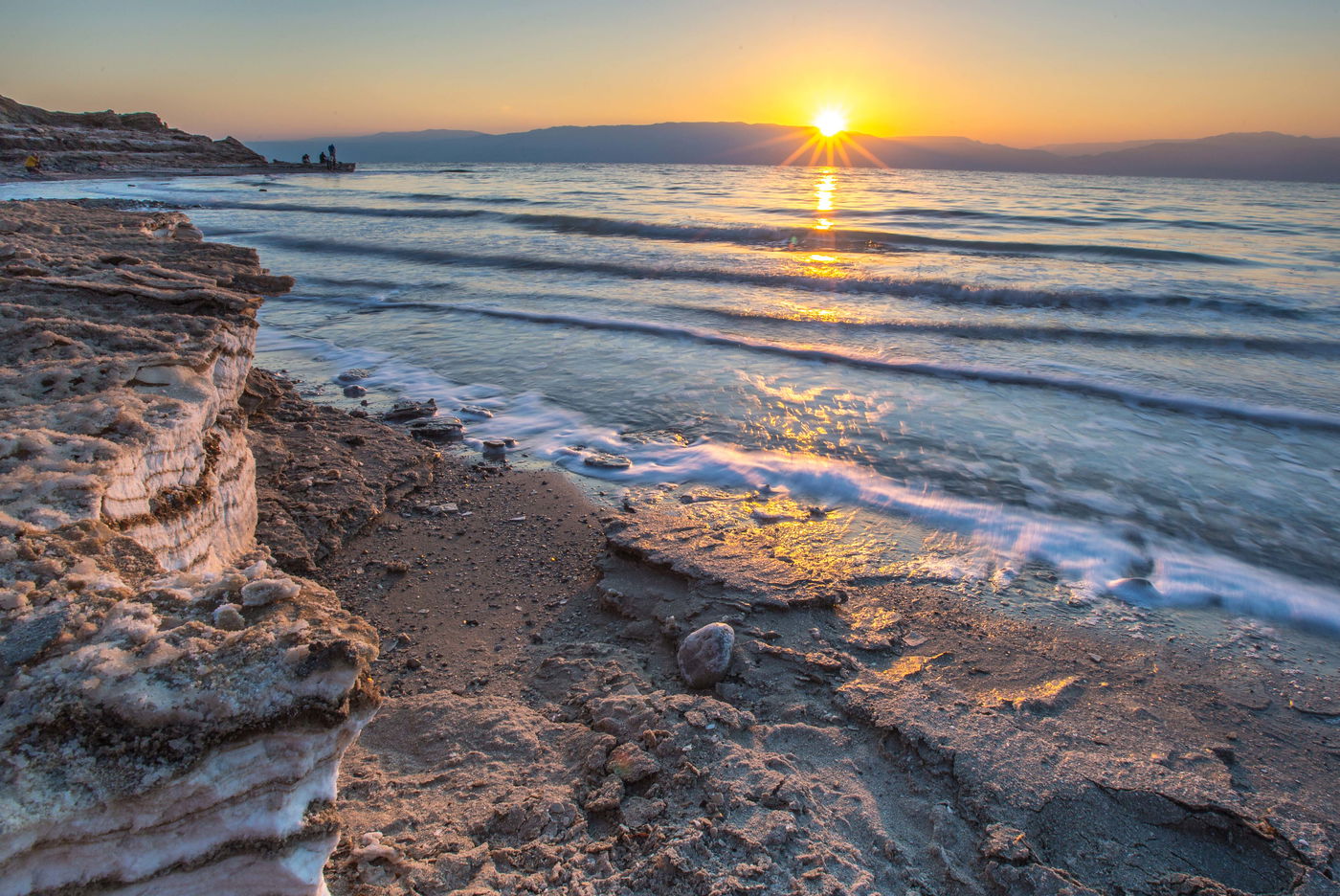 עצוב אבל מרהיב: צפו בהתייבשות של ים המלח