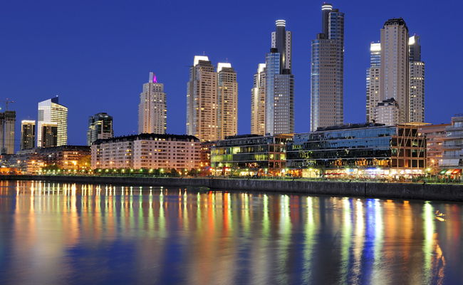 הכנופייה התמקדה ביהודים אמידים. זמני השודים עוררו חשד שמדובר ביהודים. בואנוס איירס