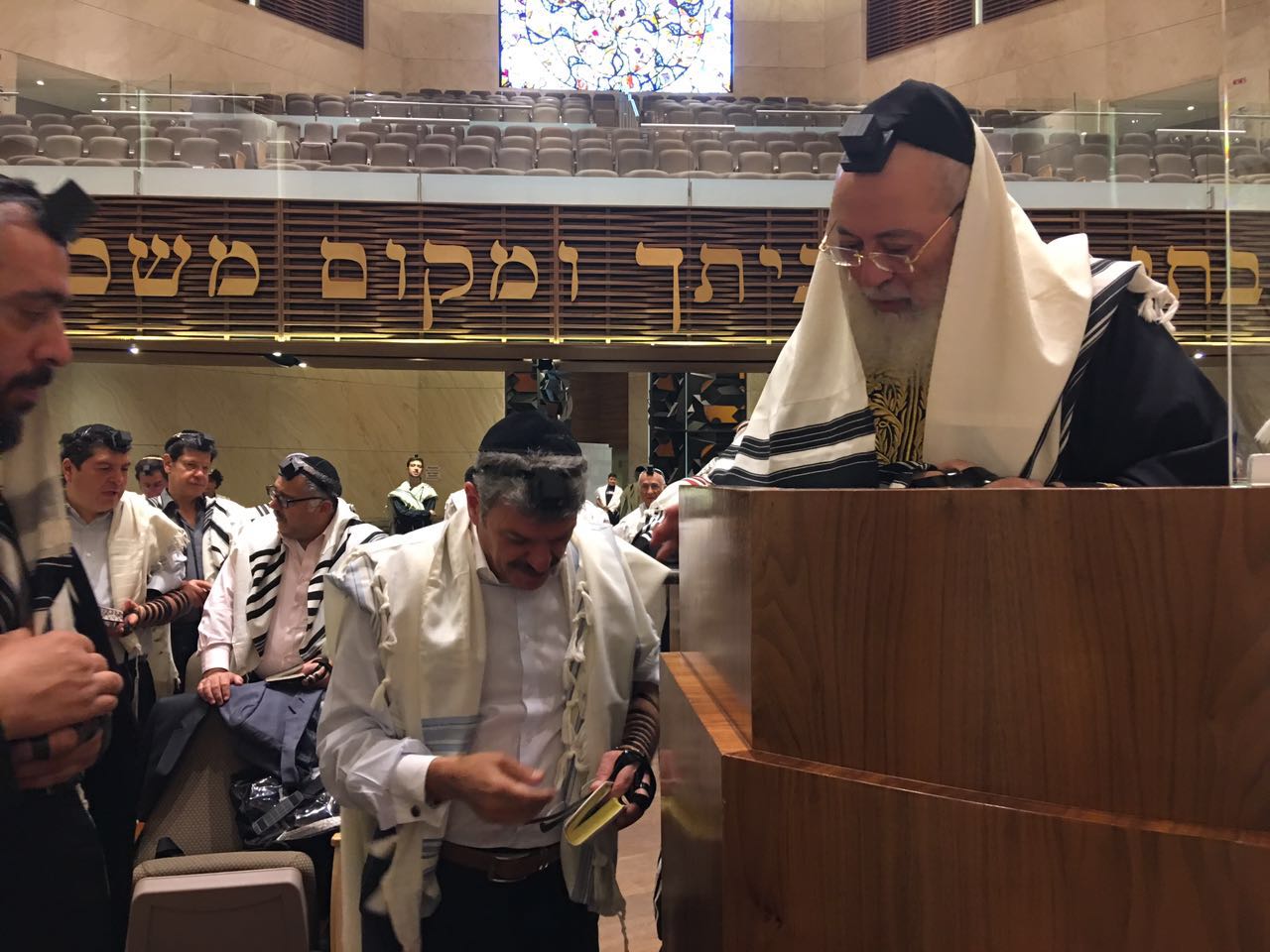 צפו: הגר"ש עמאר בביקור תורני במקסיקו