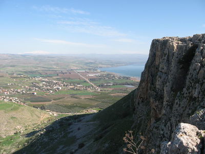 מסלול משפחתי עם נופים ועתיקות. שמורת טבע ארבל