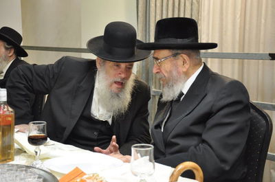 רב העיר עם ראש העיר